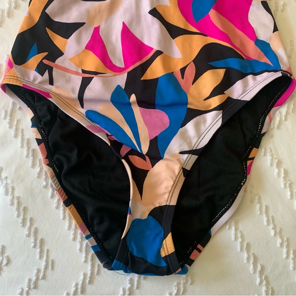 • NWT! [Sugar Beach] One Piece • - Picture 7 of 15